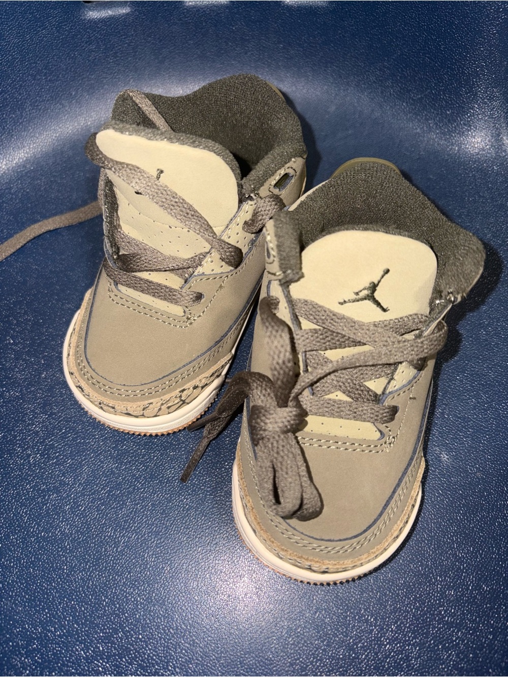 Jordan Toddler Shoes in Gray and Cream